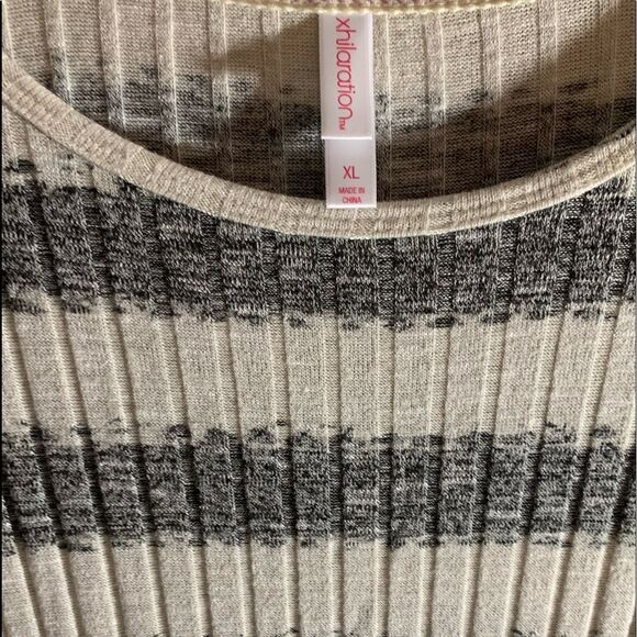 Grey and Cream Lace Detailed Tunic - Picture 5 of 5